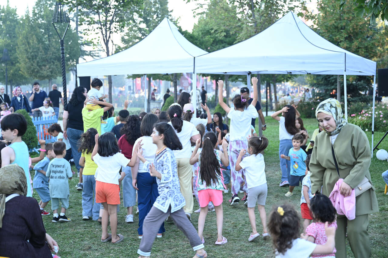Konya GastroFest’e büyük ilgi! Yüz binlerce kişi lezzet şölenine akın etti 7